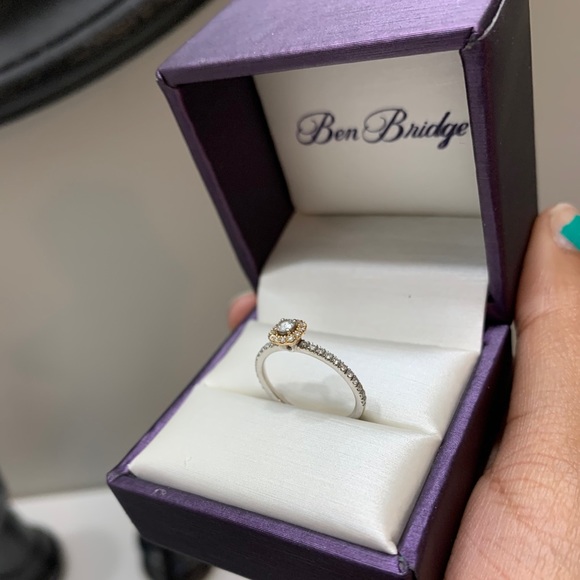 Promise ring - Picture 1 of 5